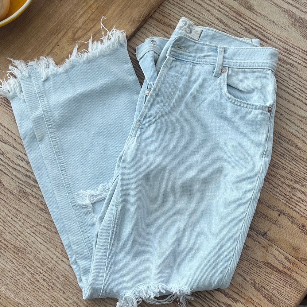 WE THE FREE BUTTON UP Light Blue Distressed Women Jeans